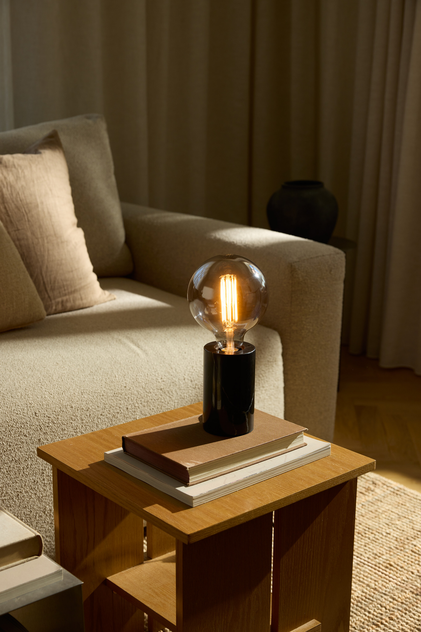 Pöytävalaisin OSRAM Decor Marble Base Table E27 DIM musta