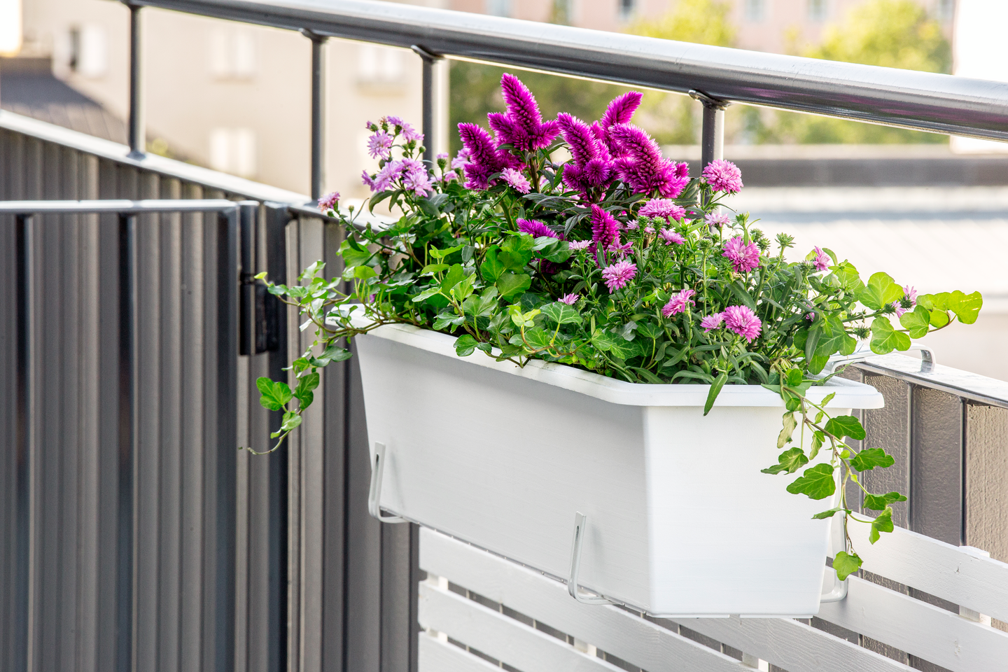 Parvekelaatikon tukiraudat Orthex valkoinen pari maks. 20kg