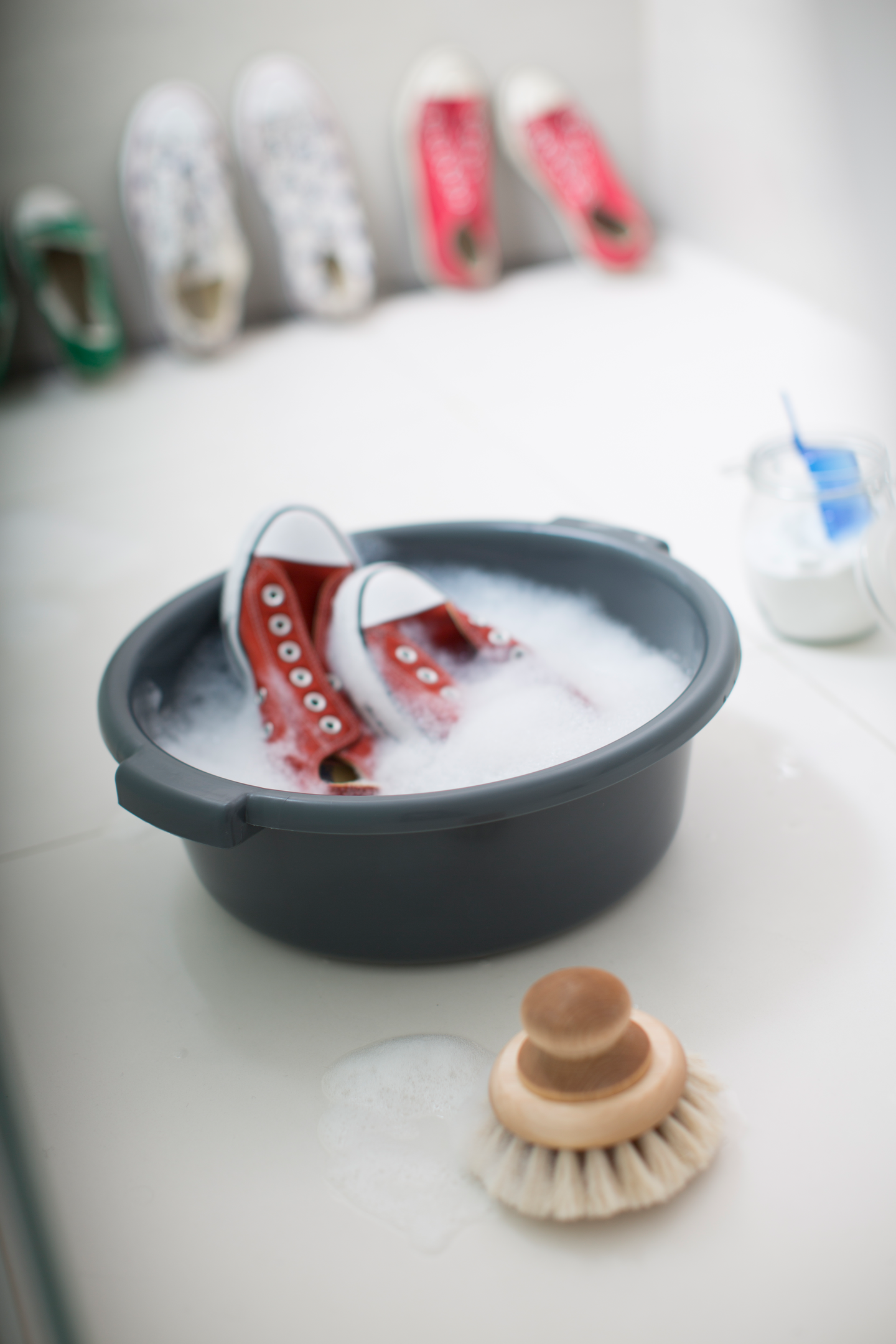 Pesuvati Orthex 12l tummanharmaa