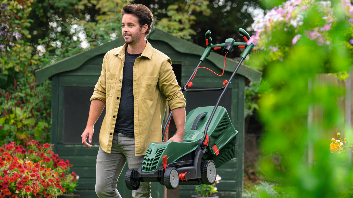 GRÄSKLIPPARE BOSCH UNIVERSAL ROTAK, 37-555