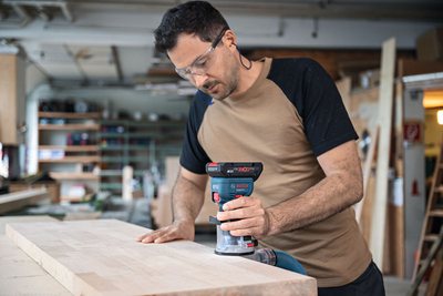 KANTFRÄS BOSCH GKF L-BOXX 136 18V-8