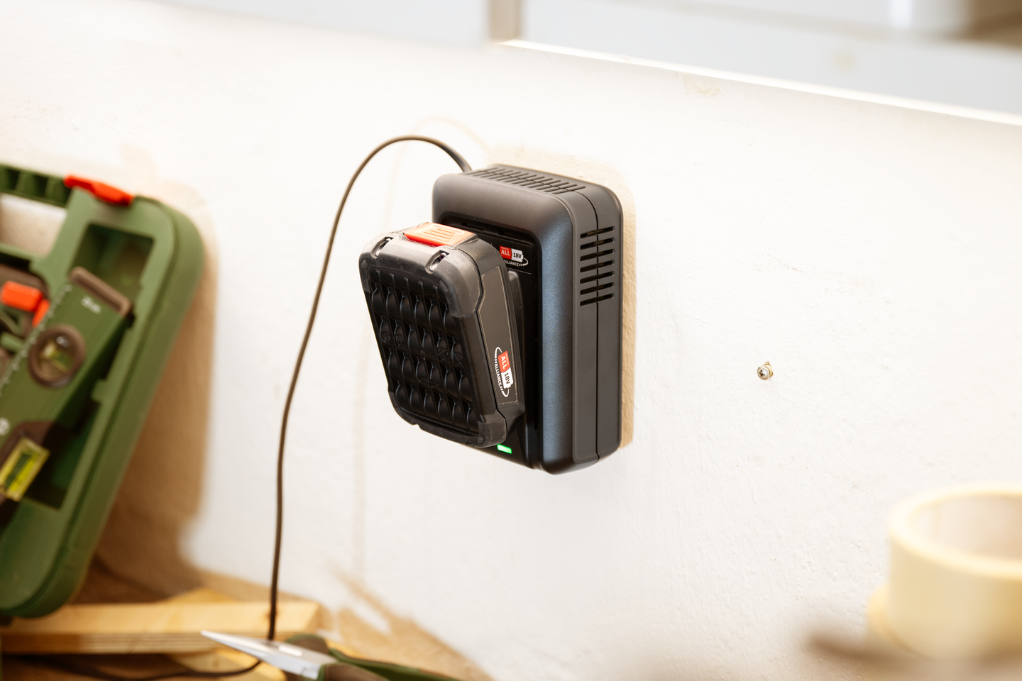 BATTERISET BOSCH 18V 2,5AH M/LADDARE, AL18-44