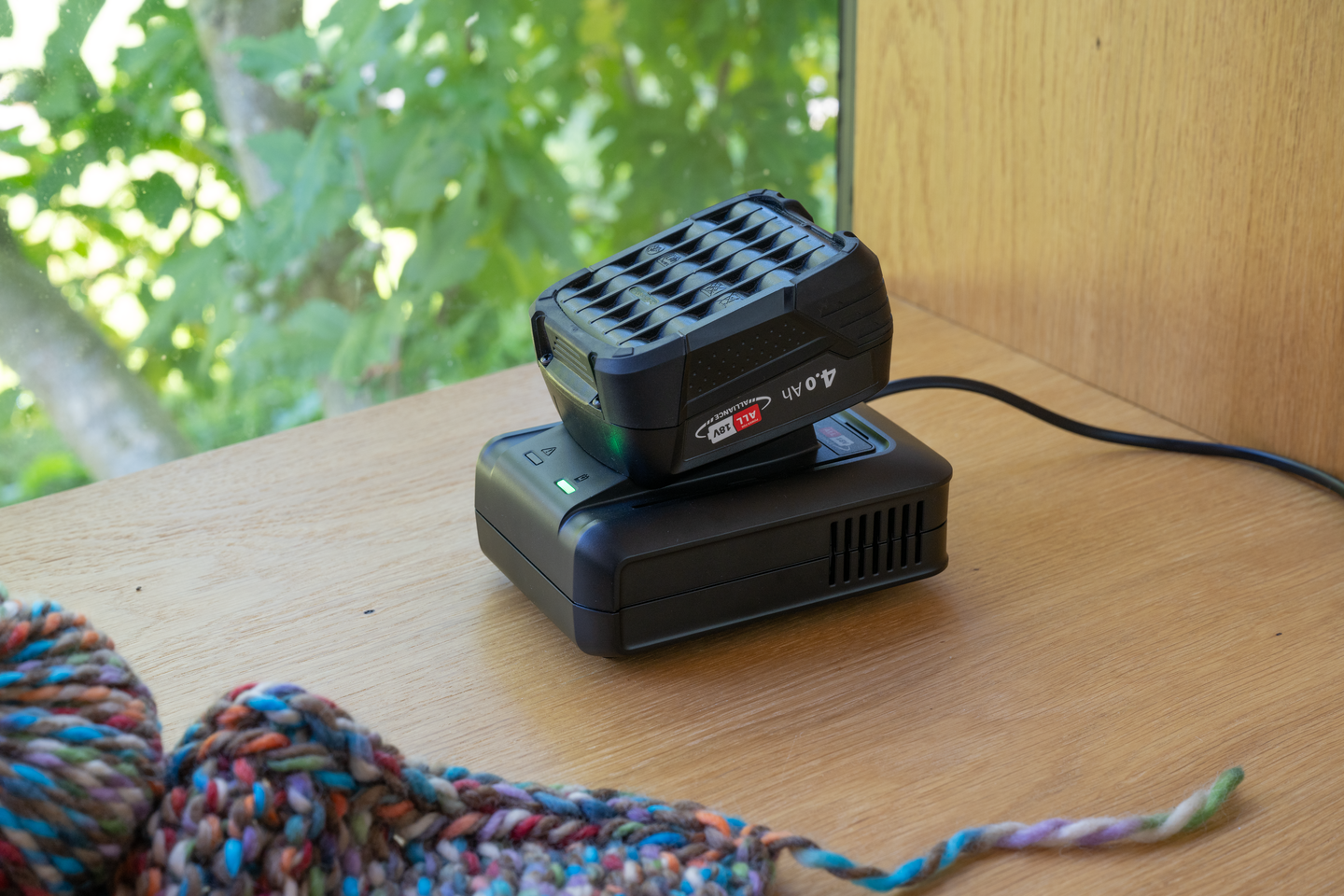 BATTERISET BOSCH 18V 4,0AH M/LADDARE, AL18-44