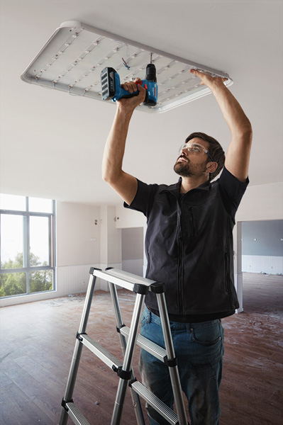 SKRUVDRAGARE BOSCH GSR 185-LI 2X2AH, CASE