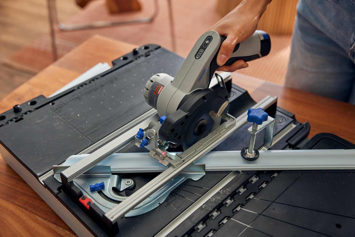 Sahausasema Dremel Blueprint CS12V-S1C 12V 1x2,0Ah