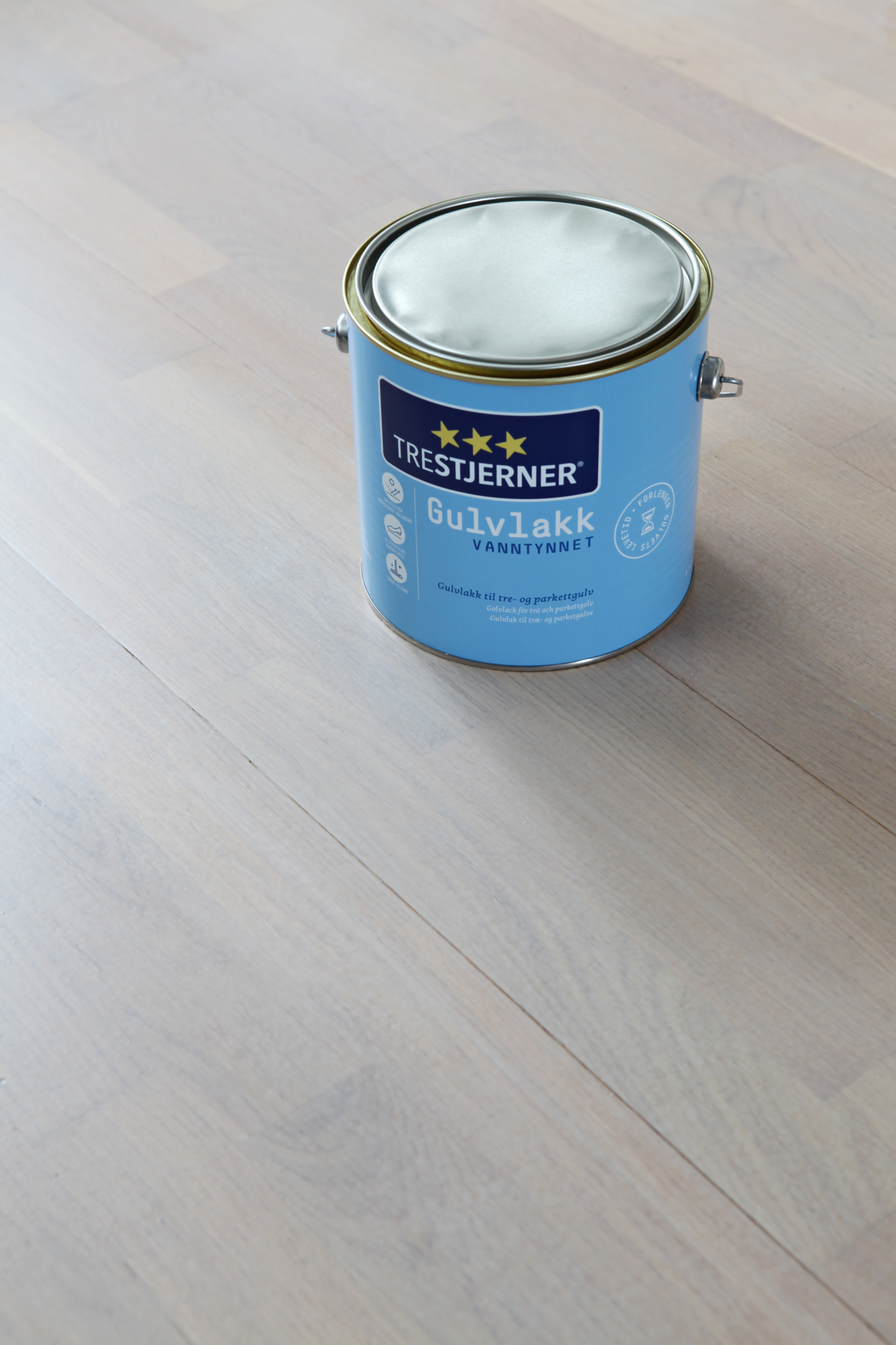 TRESTJERNER GULVLAKK MATT     0.75L