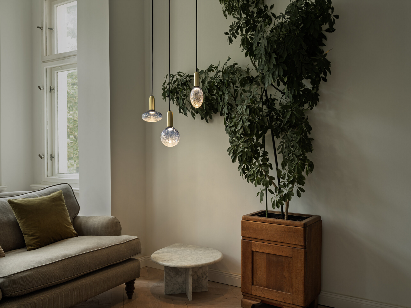 LED-sisustuslamppu OSRAM Decor Cracked Glass Round 3,5W 2700K E27 sininen