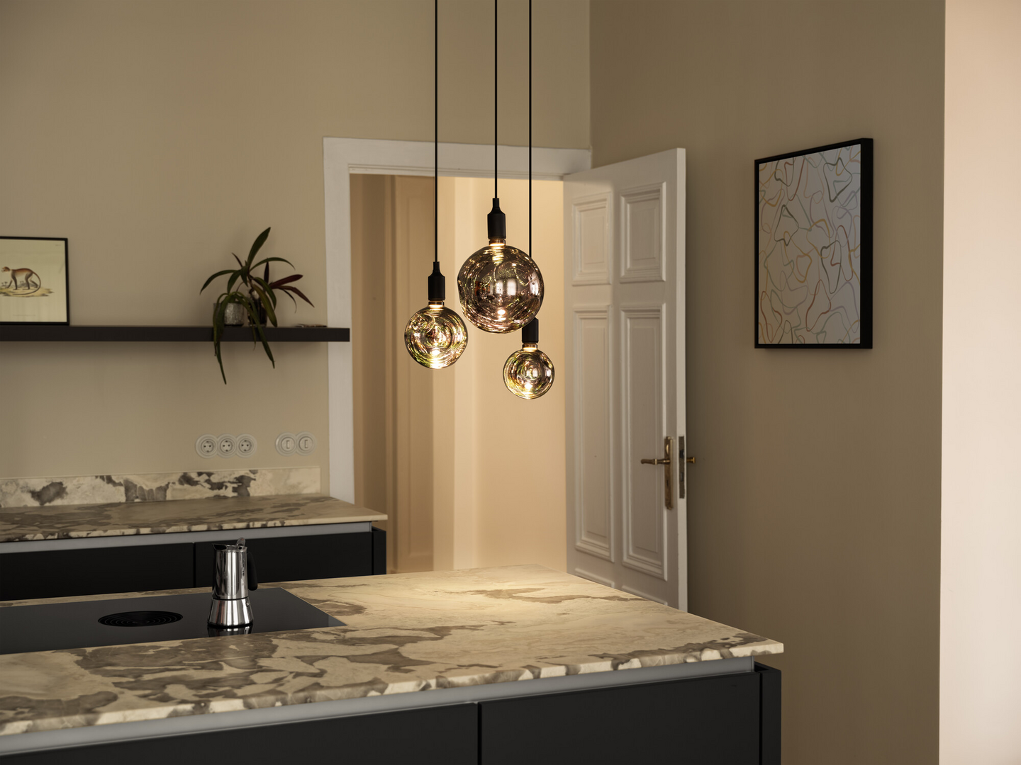 LED-sisustuslamppu OSRAM Decor Electro Small 3,5W 2700K E27 musta