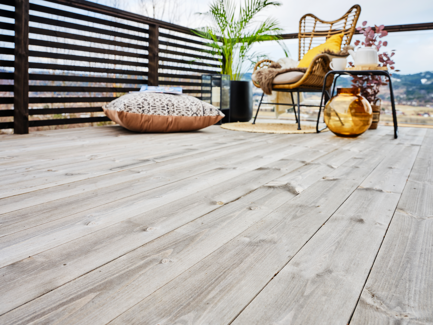 Terrassebord Concise 28x120 Furu Royalimpregnert Natur - MøreRoyal