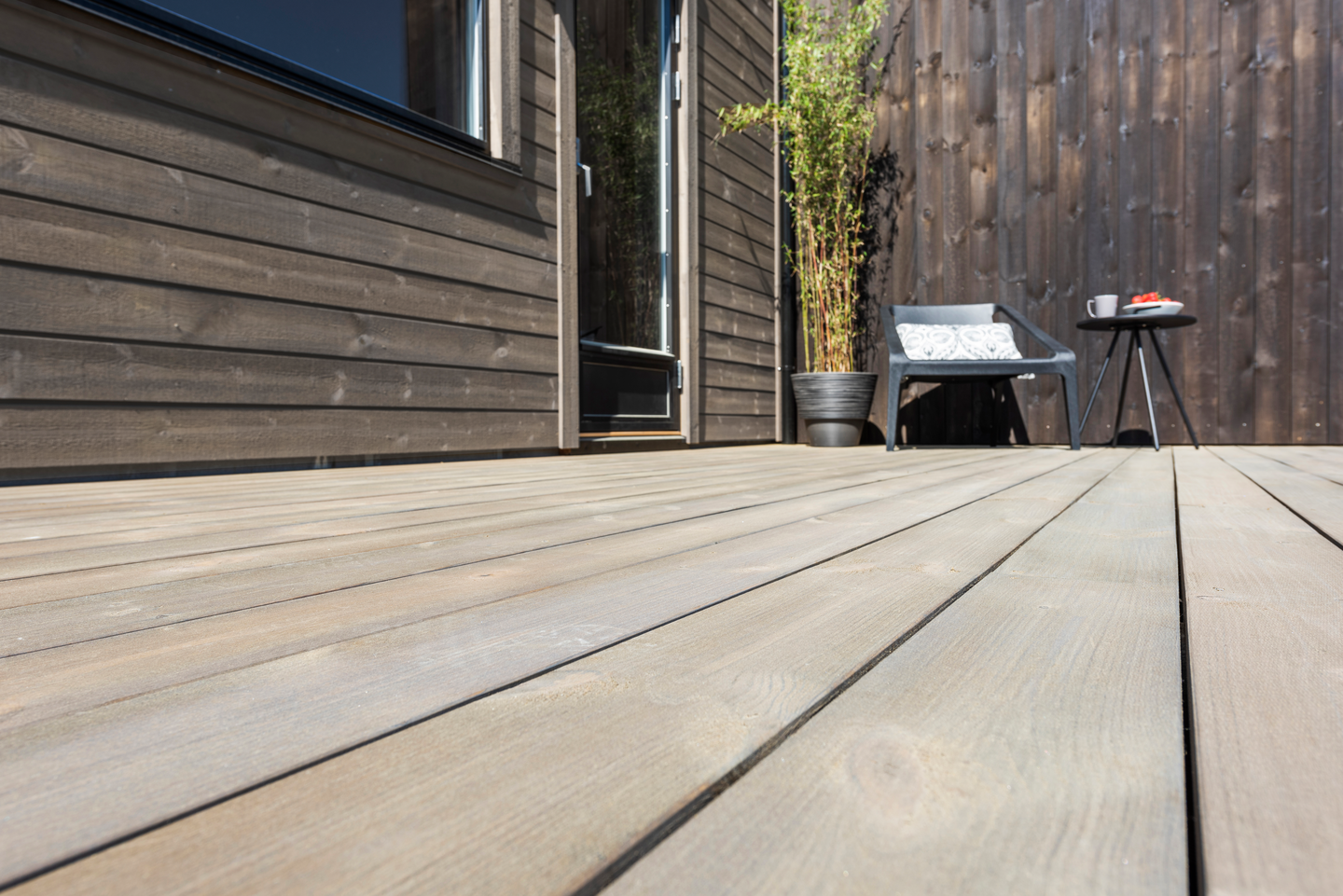 Terrassebord Uno Concise 28x120 Furu Royalimpregnert Grå - MøreRoyal