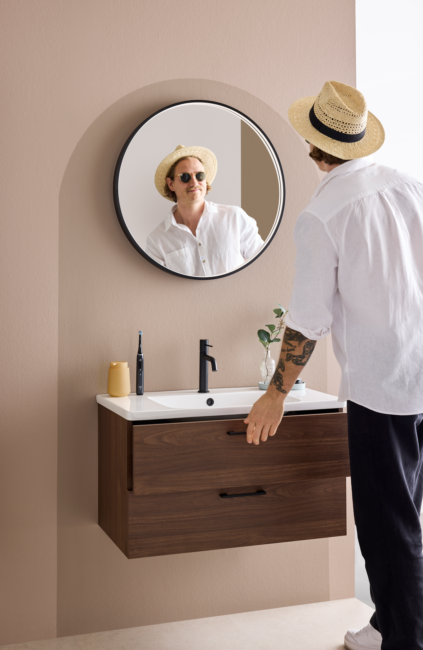 TVÄTTSTÄLLSSKÅP NORO NEO VALNÖT M, TVÄTTSTÄLL 800