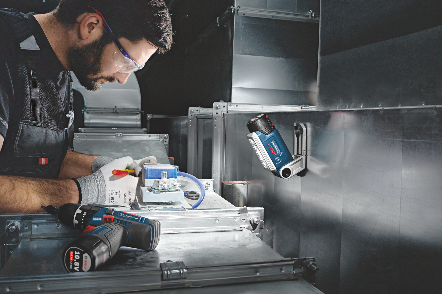 LAMPA BOSCH GLI 12V-330 SOLO