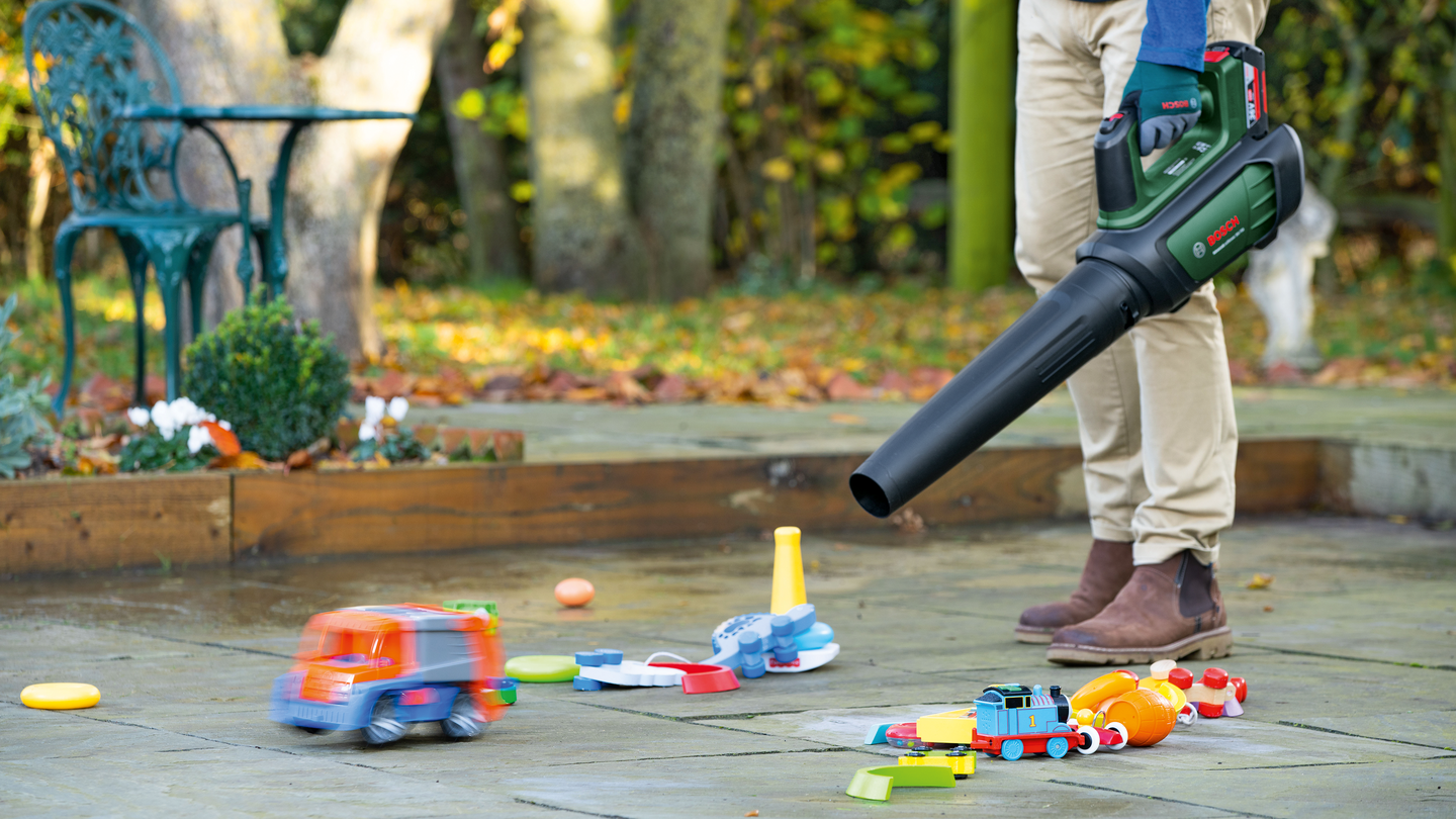 Akkulehtipuhallin Bosch AdvancedLeafBlower 36V-750 1x2,0Ah + laturi