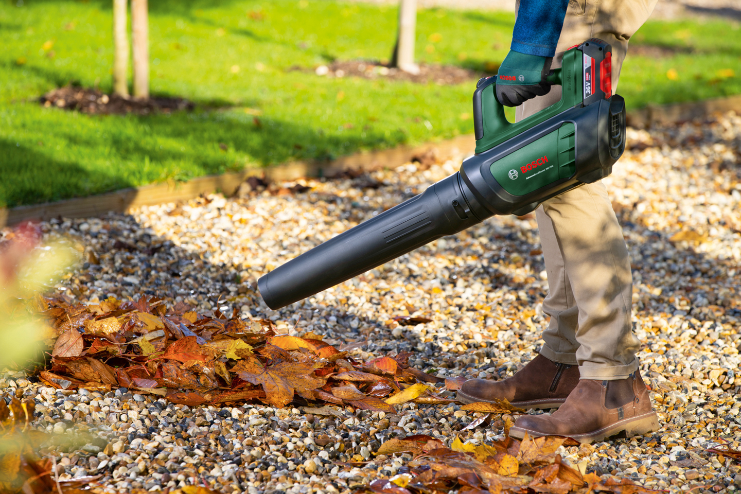 Akkulehtipuhallin Bosch AdvancedLeafBlower 36V-750 1x2,0Ah + laturi