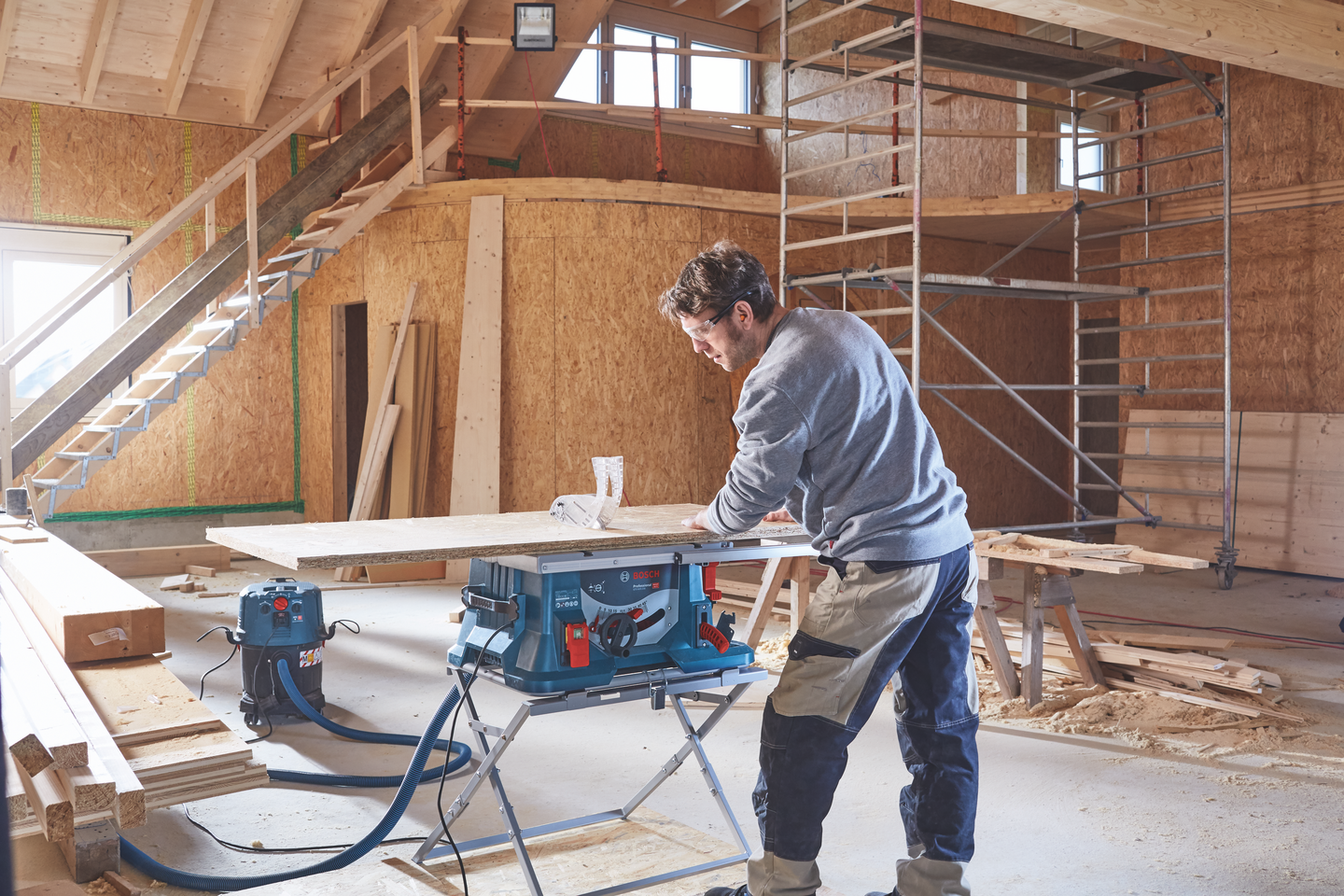 BORDCIRKELSÅG BOSCH GTS 635-216 M/BORD GTA 560