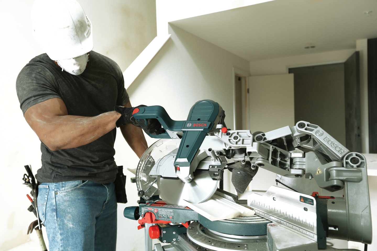 KAP&GERINGSSÅG BOSCH GCM 10 GDJ M/UTDRAGBAR