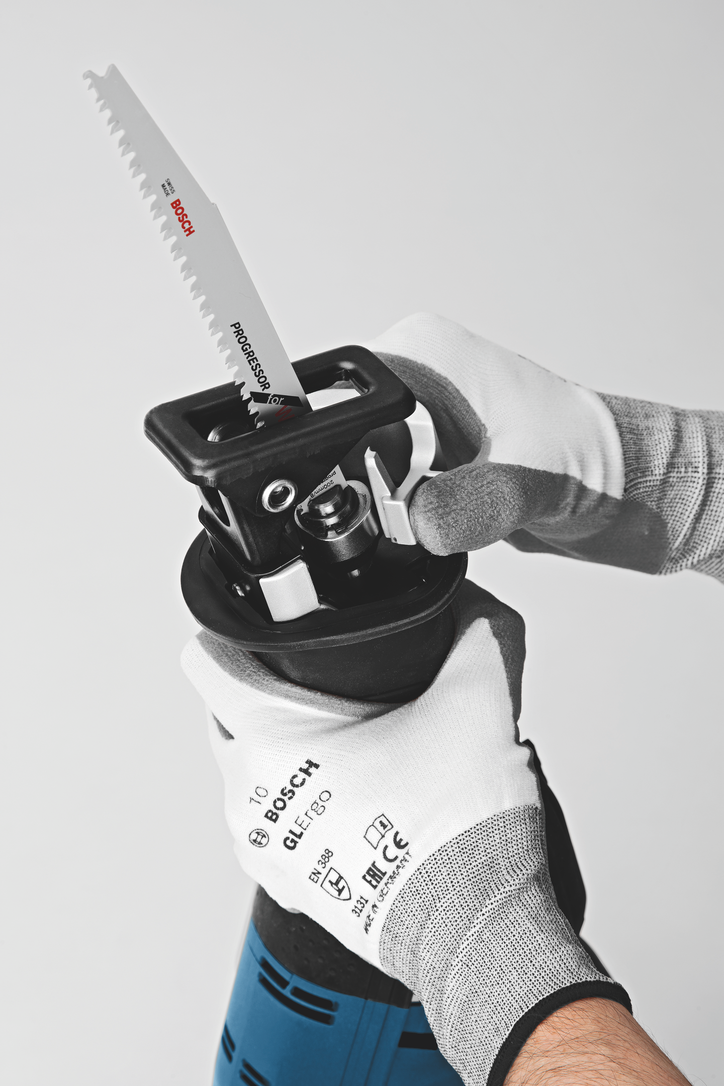 TIGERSÅG BOSCH GSA 18V-32 SOLO KART M/SÅGBLAD