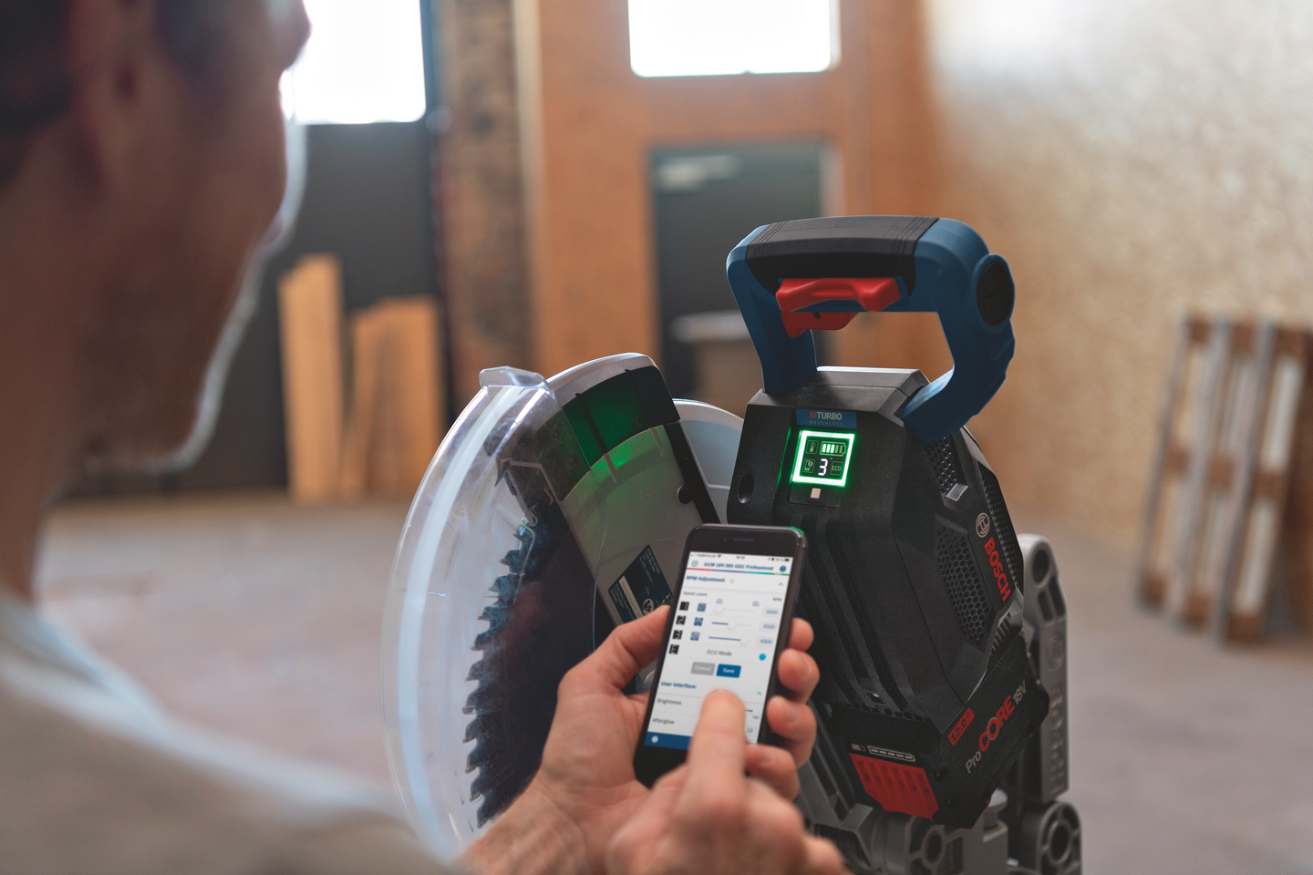 KAP-/GERINGSSÅG BOSCH GCM 18V-305 GDC SOLO