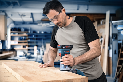 KANTFRÄS BOSCH GKF 18V-8