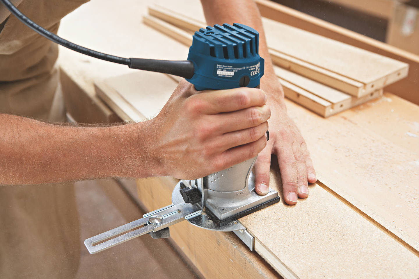 KANTFRÄS BOSCH GKF 600