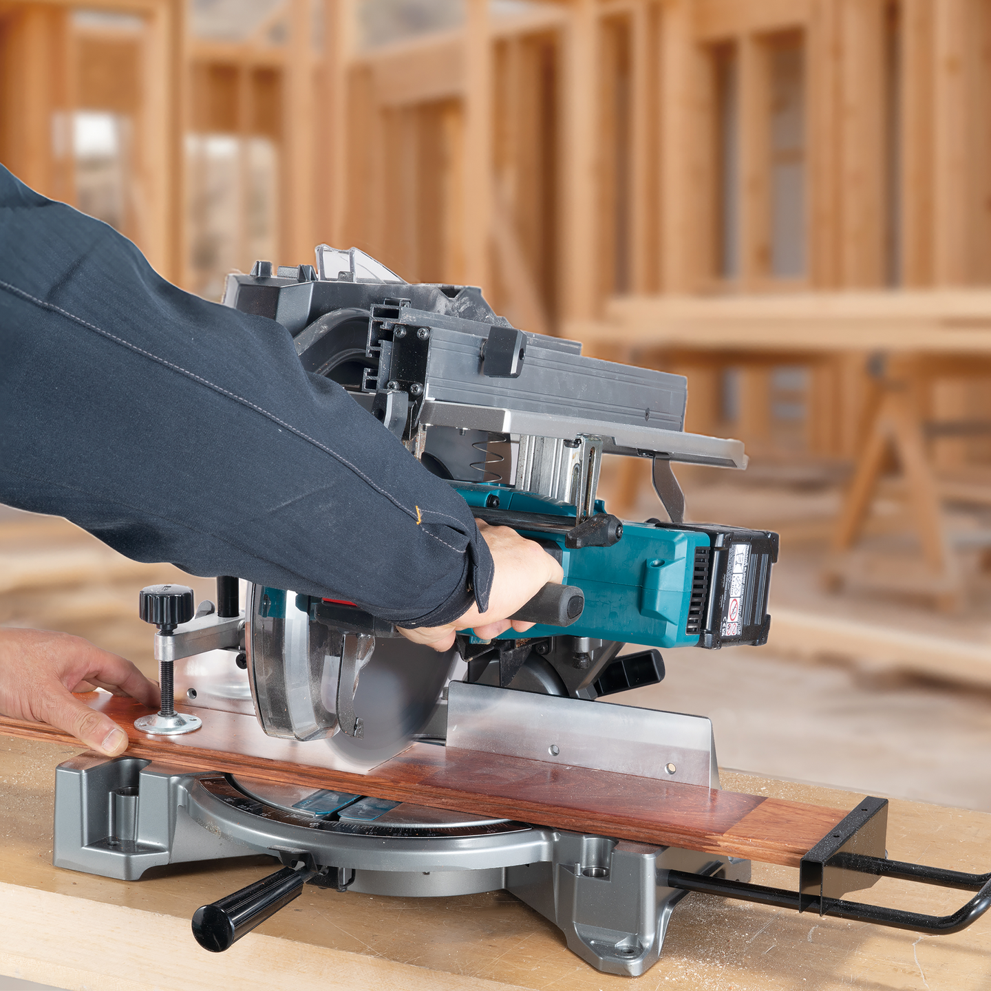 Akkuyhdistelmäsaha Makita LH001GZ 40V XGT runko