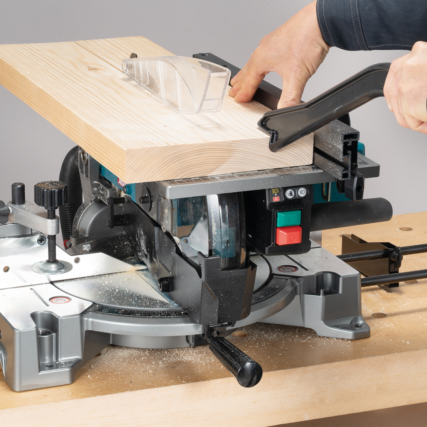 Akkuyhdistelmäsaha Makita LH001GZ 40V XGT runko