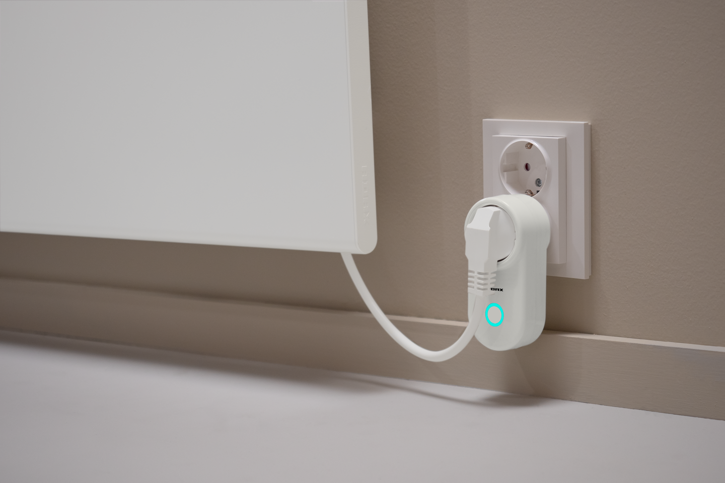 WIFI PLUGG MED TERMOSTAT ADAX