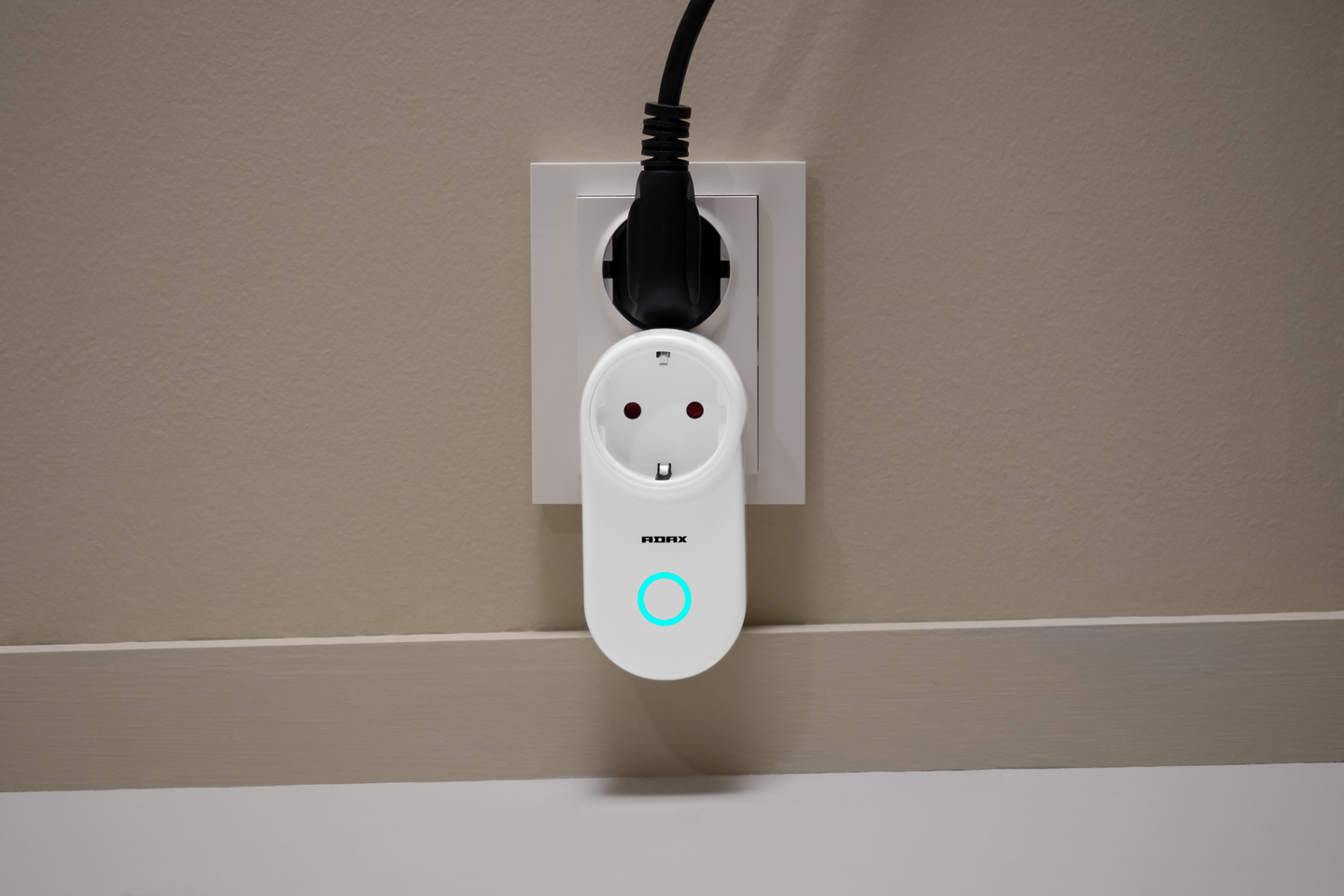 WIFI PLUGG MED TERMOSTAT ADAX