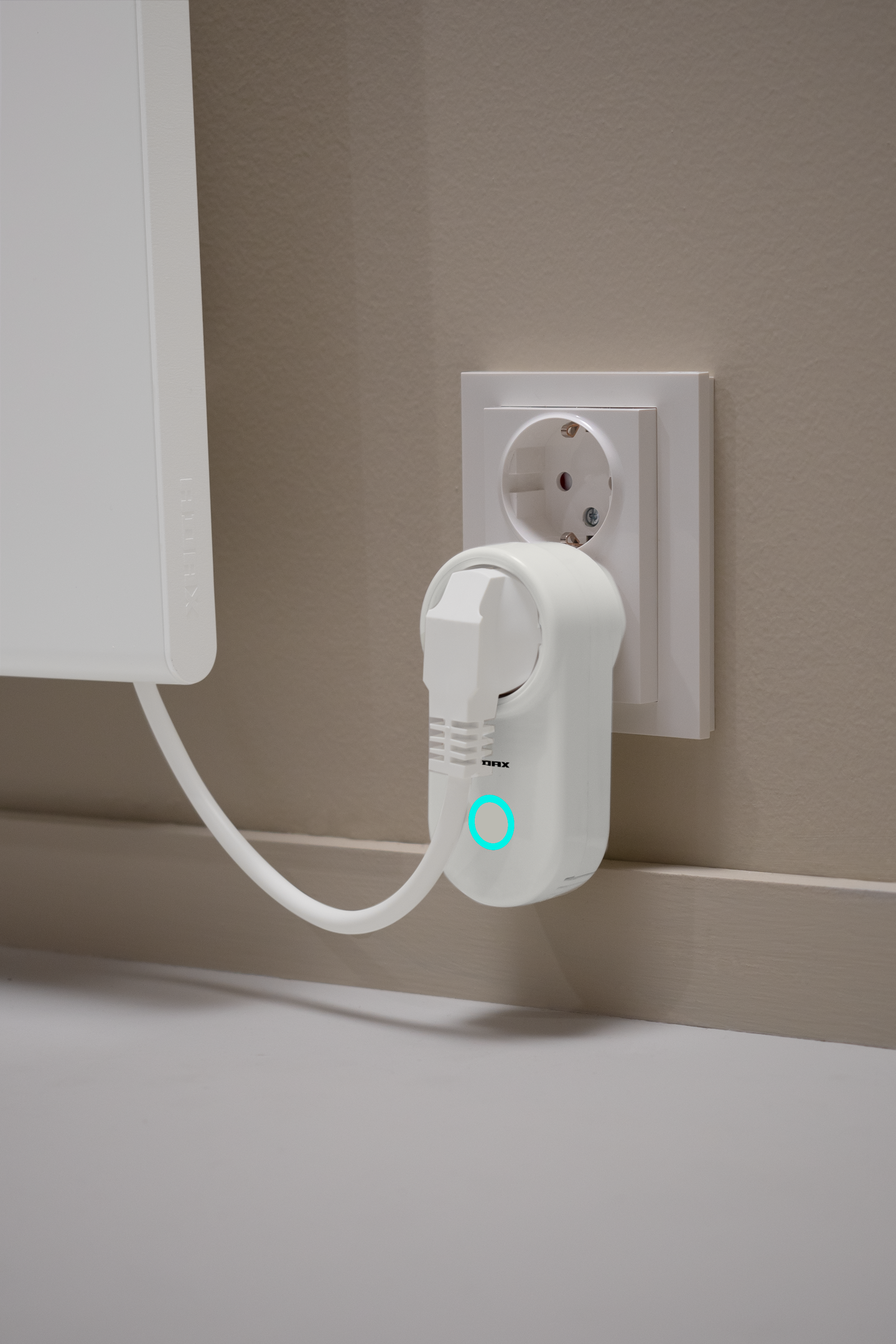 WIFI PLUGG MED TERMOSTAT ADAX