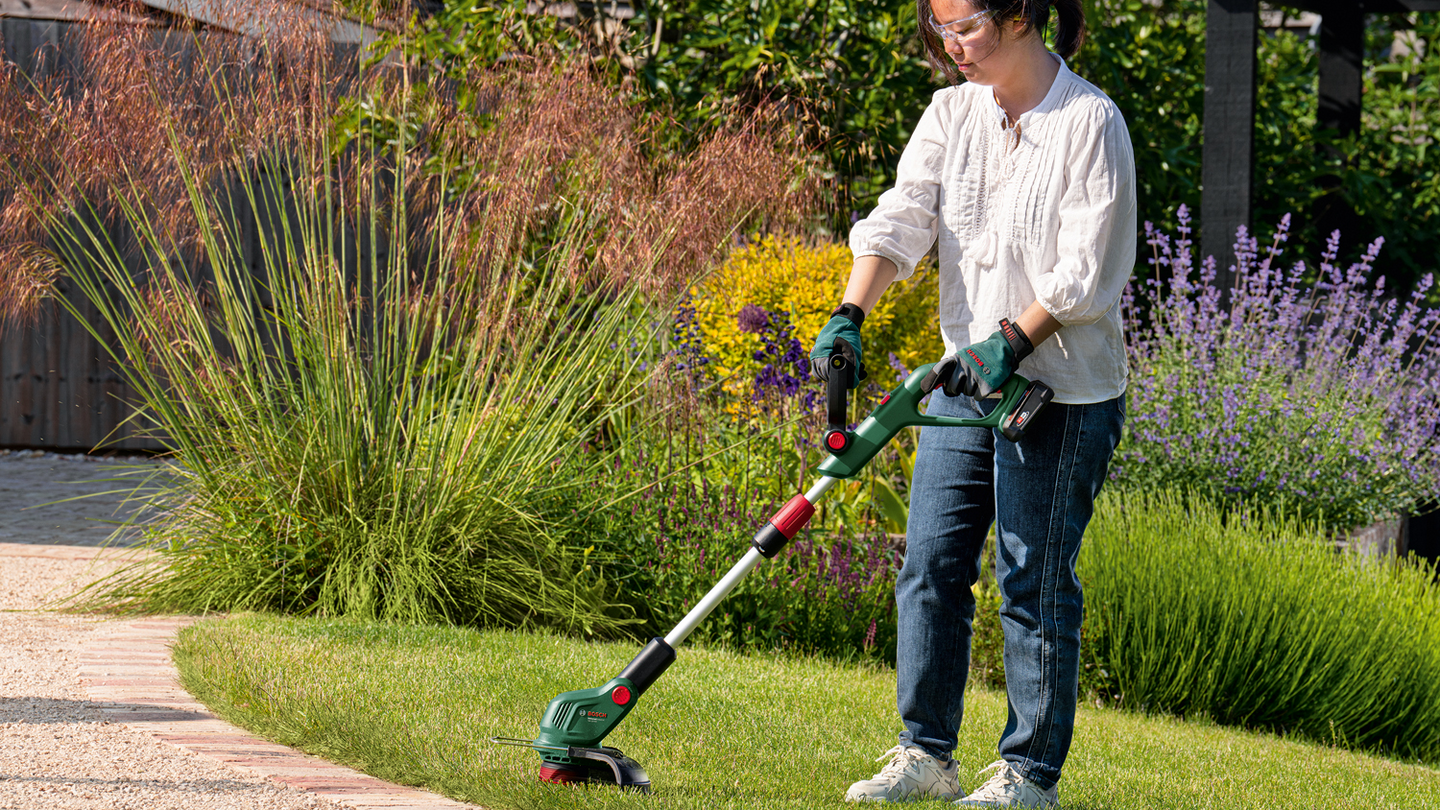 Akkutrimmeri Bosch UniversalGrassCut 18V-26-500 Solo