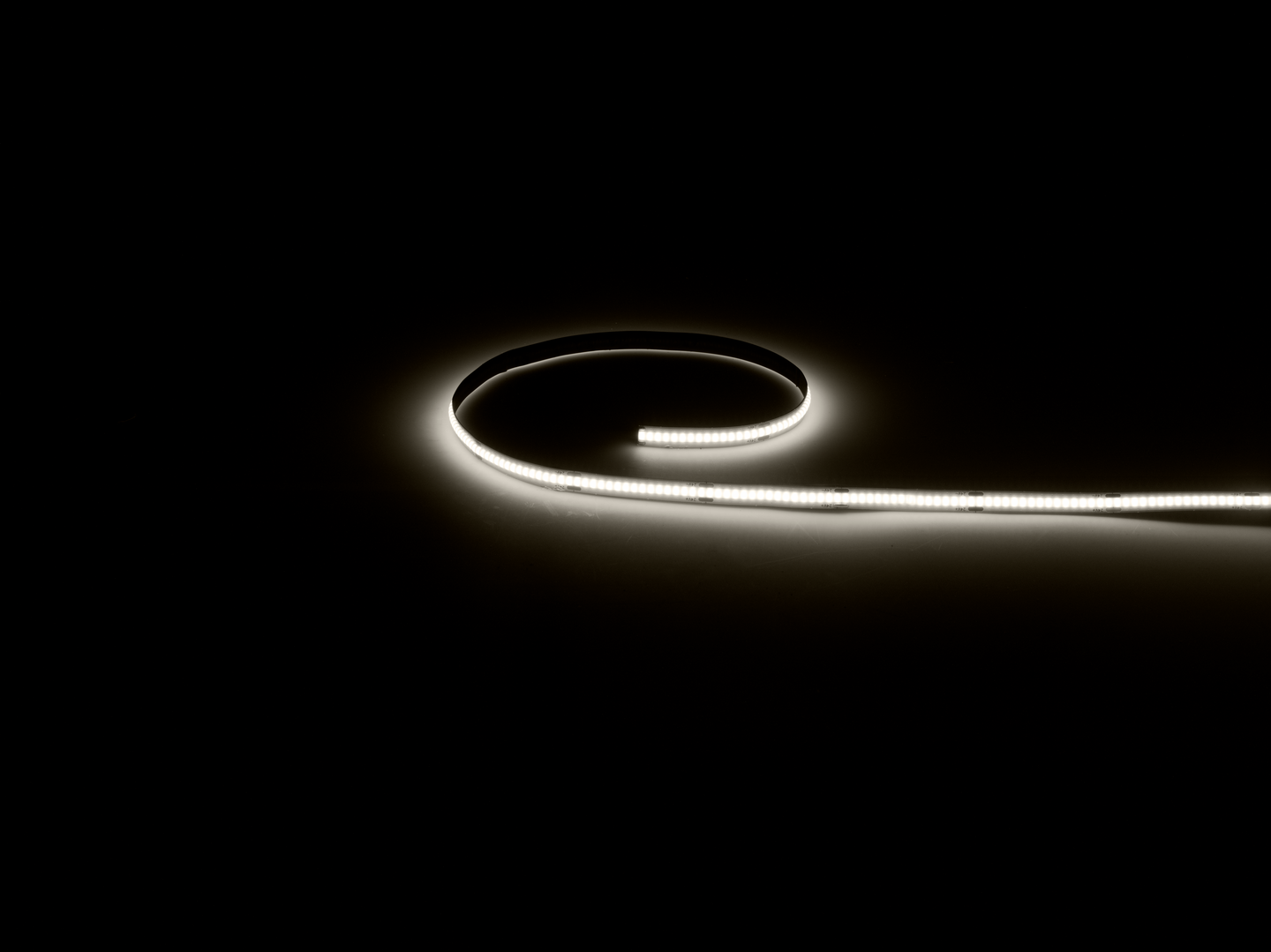 Led-nauha EGLO Cob Stripe led 52,8W 8m valkoinen +kaukosäädin