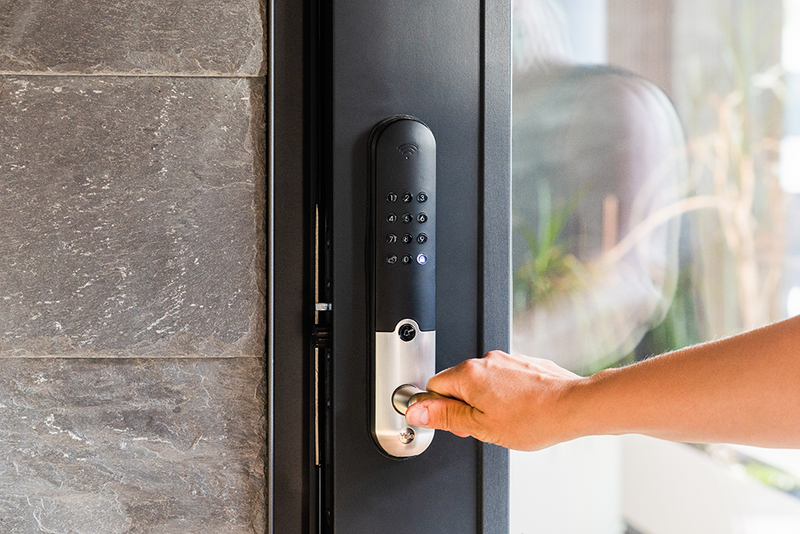 Älylukko Yale Doorman L3 harjattu teräs