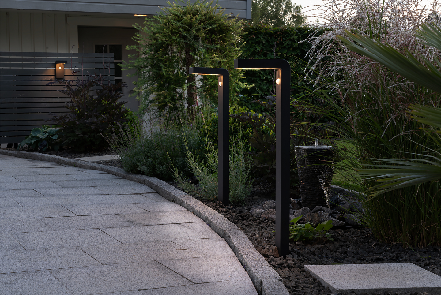 Aurinkokennovalaisin EGLO Baracconi maapiikki liiketunnistimella18x0,2W led IP44