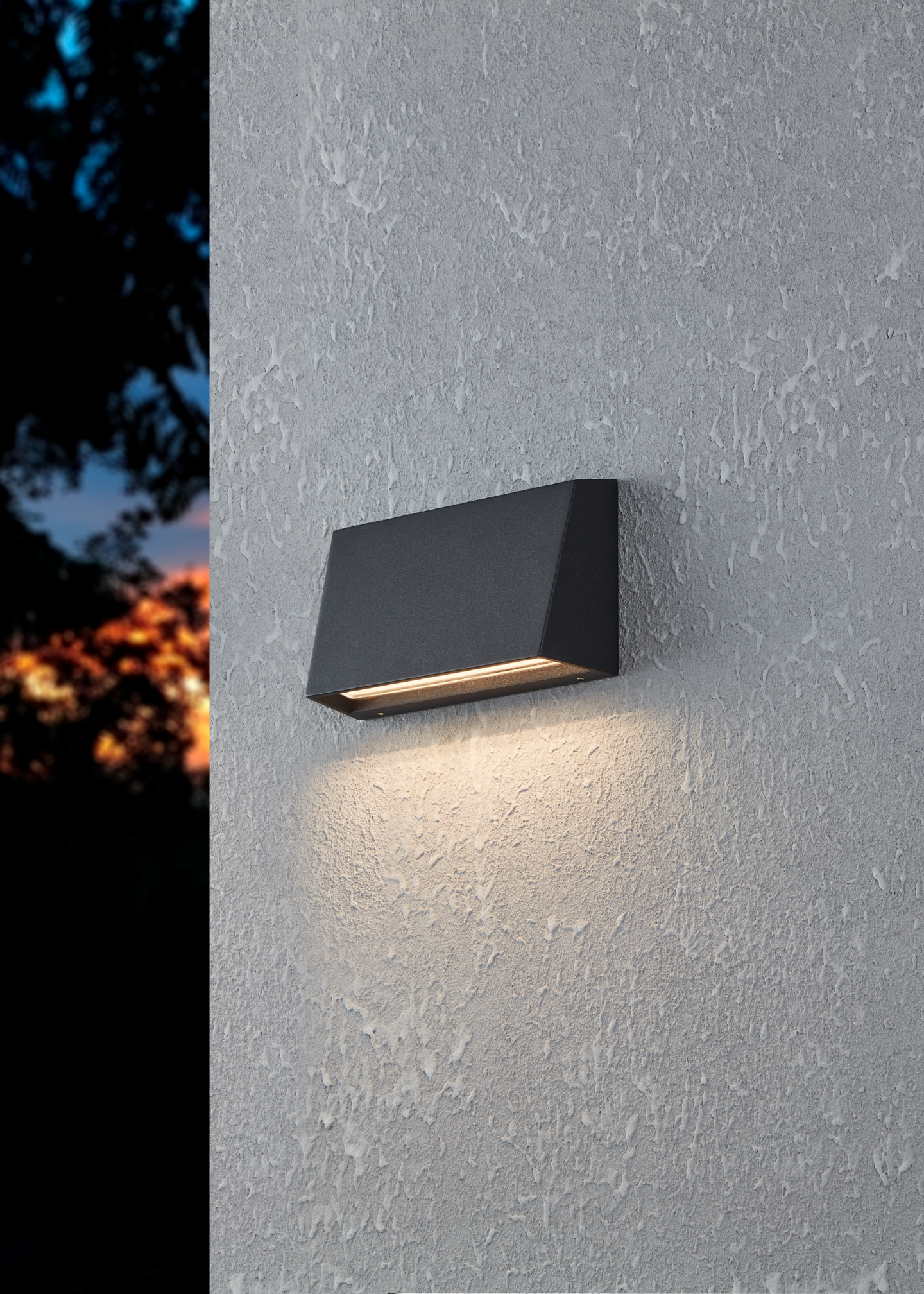 Ulkoseinävalaisin EGLO Spongano 20x12cm musta 9,5W led IP65