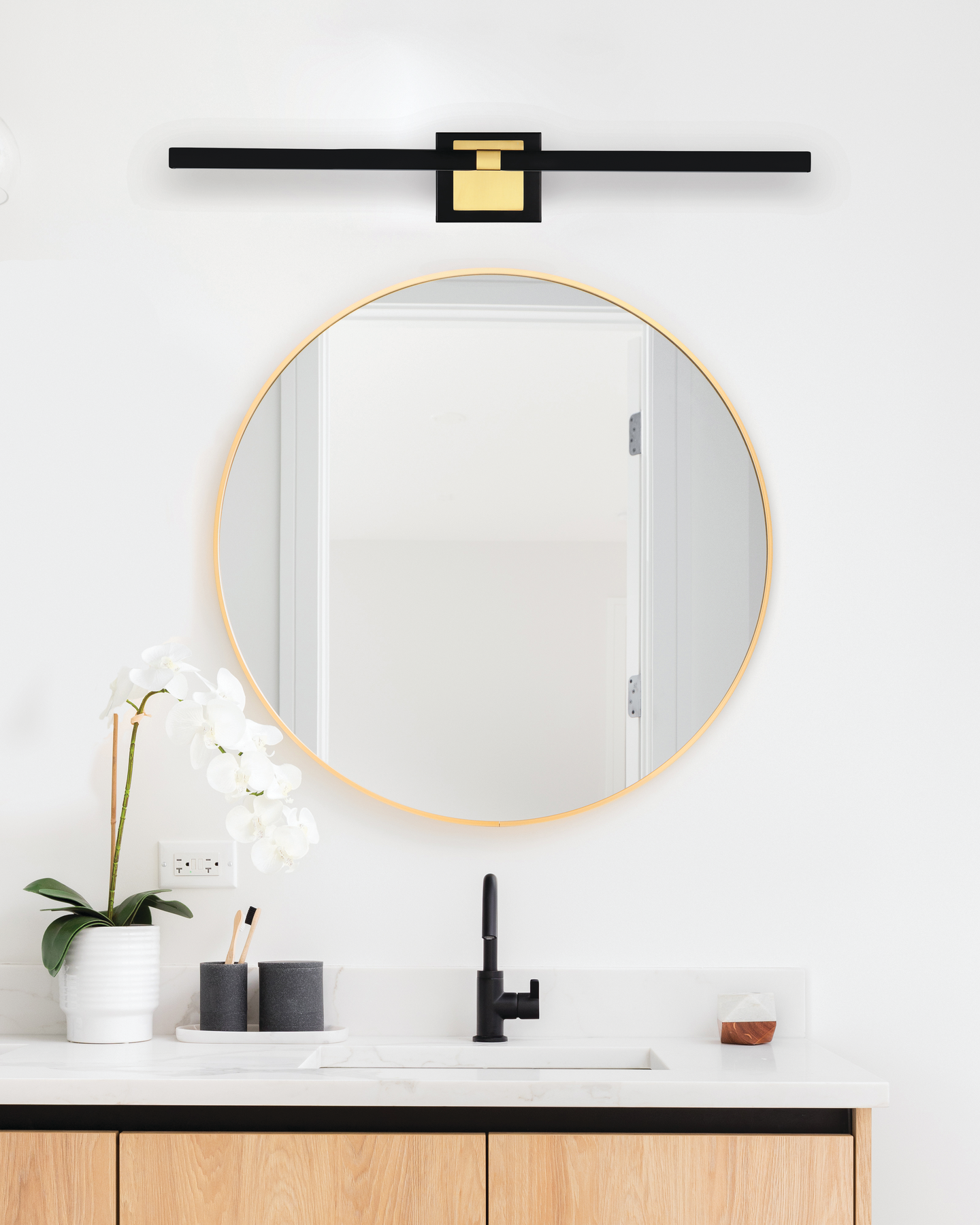 Seinävalaisin EGLO Peguera 80cm 17,5W led musta/messinki