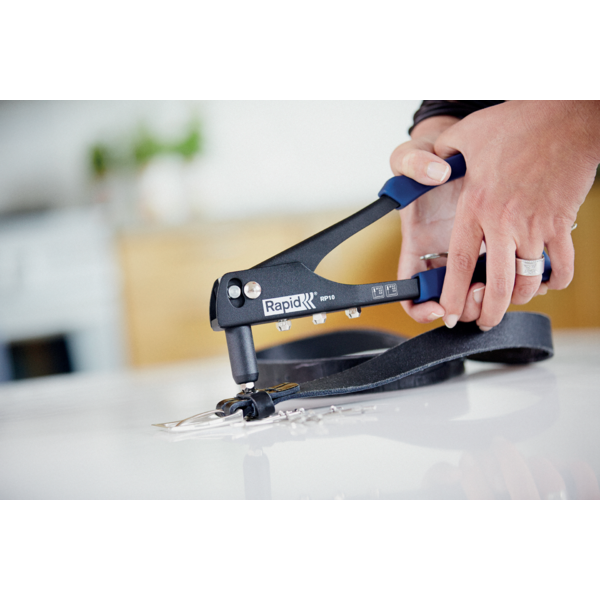 Vetoniittipihti Rapid RP10 + 100 niittiä