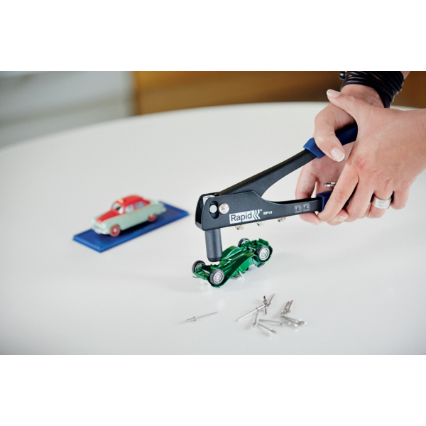 Vetoniittipihti Rapid RP10 + 100 niittiä