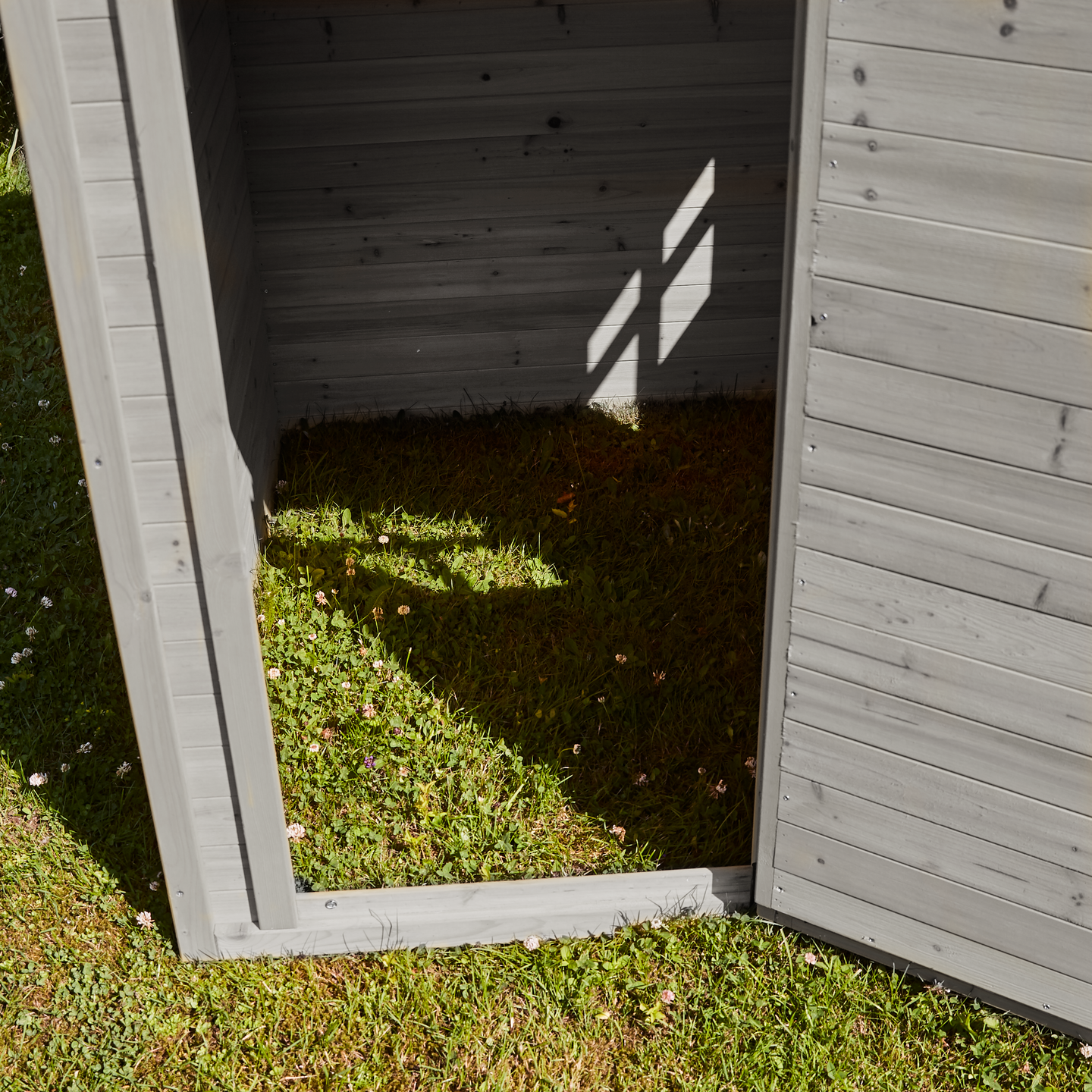 Leikkimökki harmaa/musta 158 x 148 x 132 cm NORDIC PLAY