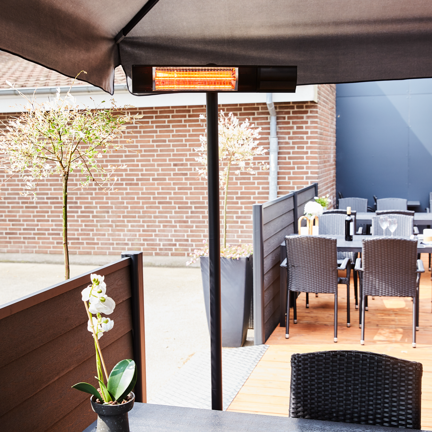 Terassilämmitin 500/1000/1500W lattiamalli, kaukosäädin, RGT, musta HORTUS