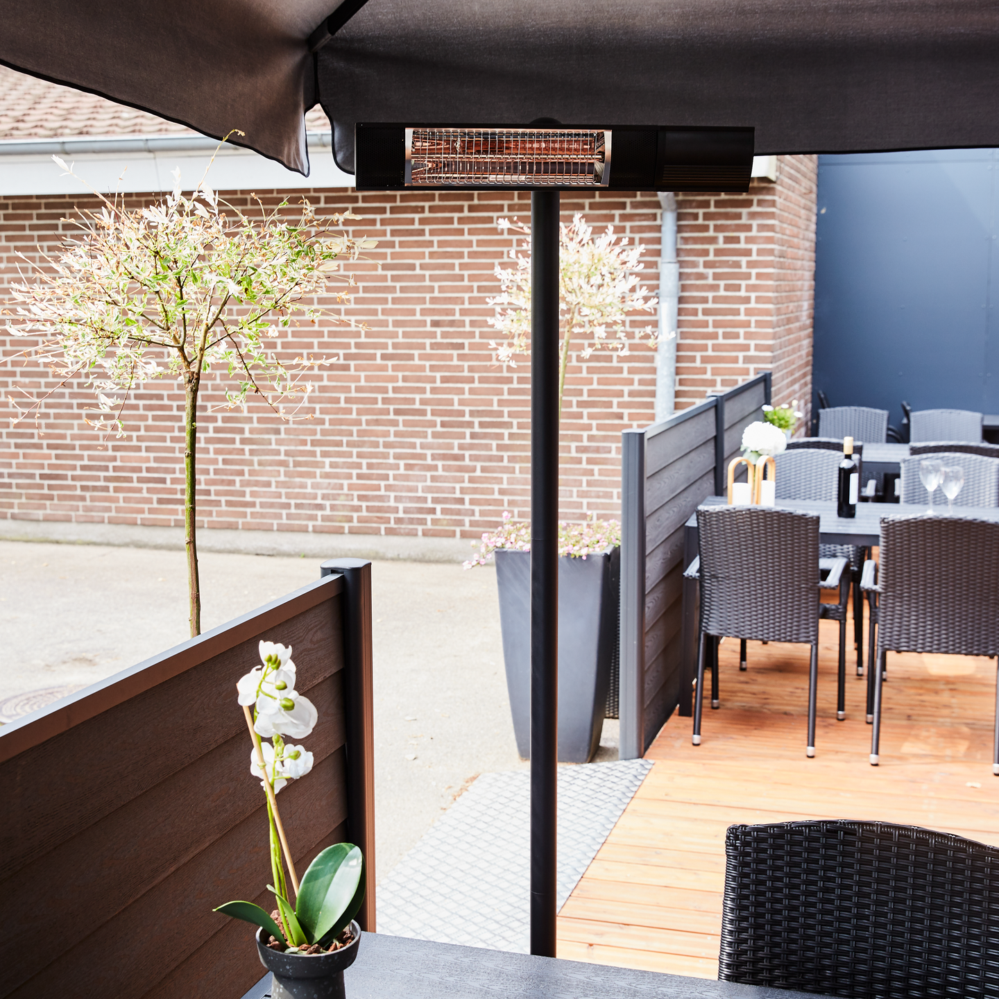 Terassilämmitin 500/1000/1500W lattiamalli, kaukosäädin, RGT, musta HORTUS