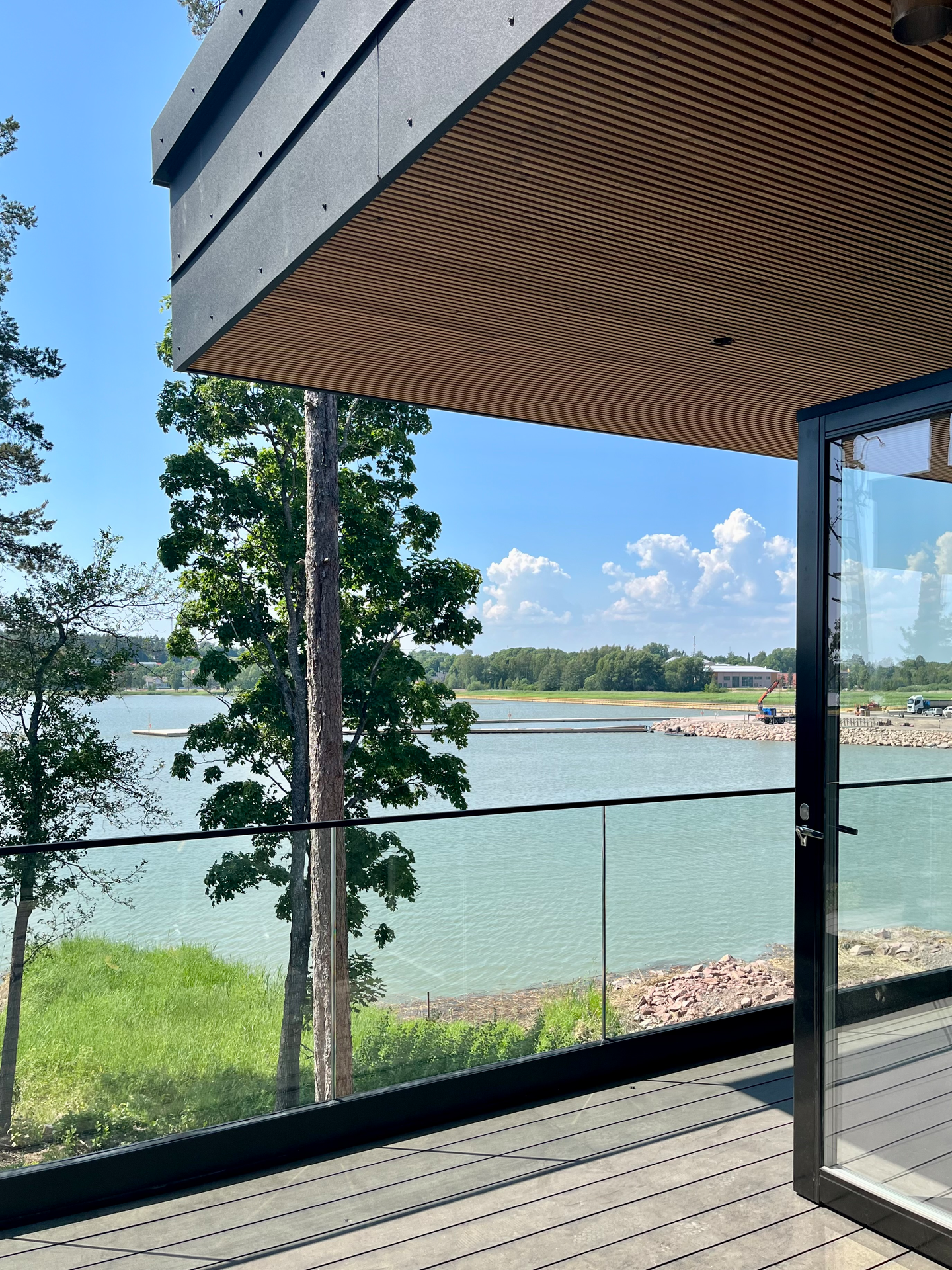 Paneeli Luna Trio 26x92x3000 lämpökäsitelty mänty