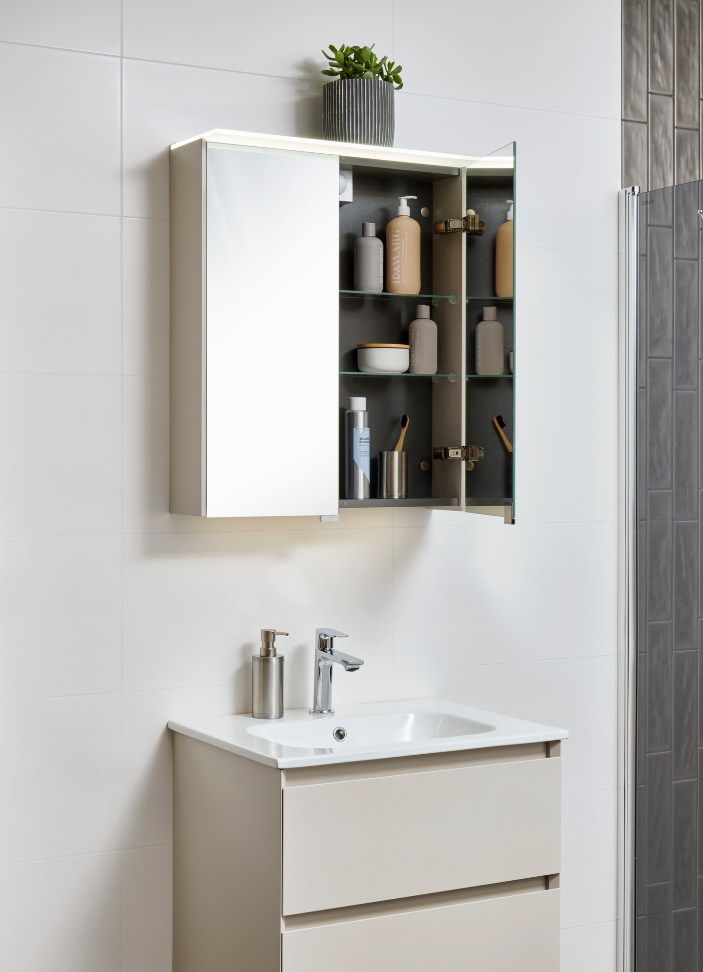 Peilikaappi Cello Bay LED L80 S14,6 K71 cm greige IP44 pistorasia