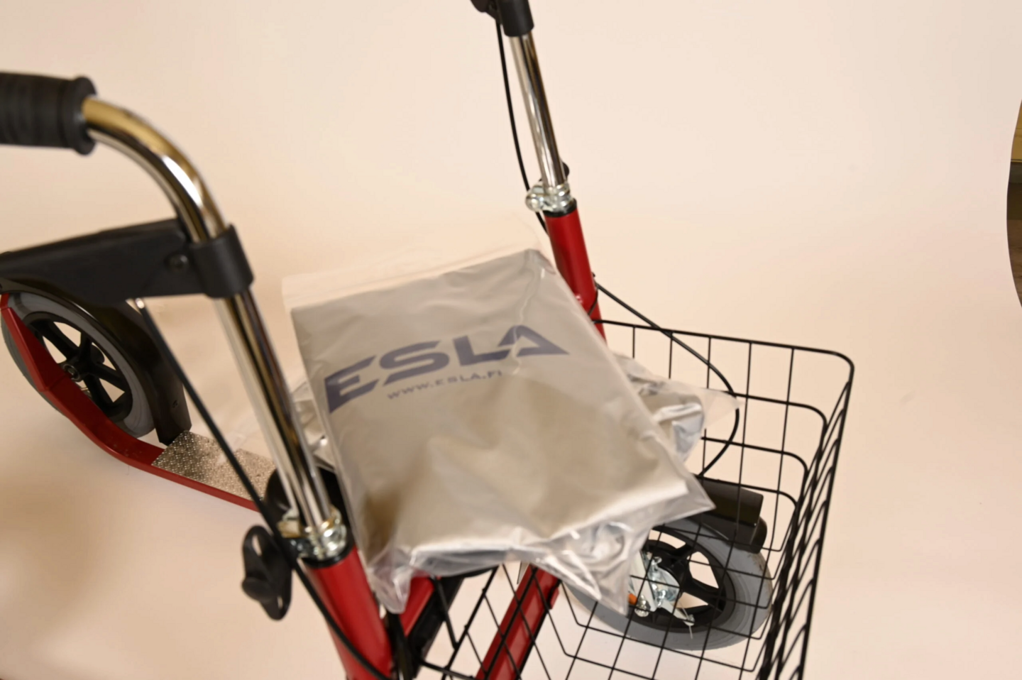 Suojahuppu ESLA-potkupyörään