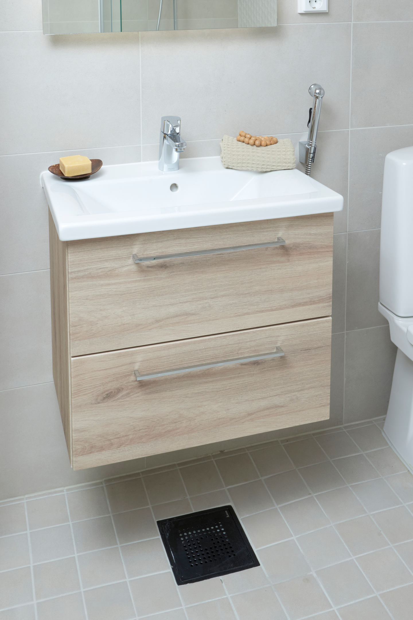 Lattialaatta Cello Uma 9,7x9,7 valkoinen R10B PK 1,44m²