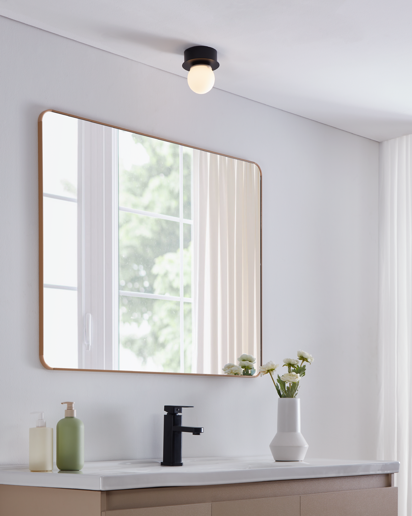 Kylpyhuonevalaisin EGLO Mosiano led 3,3W musta/valkoinen