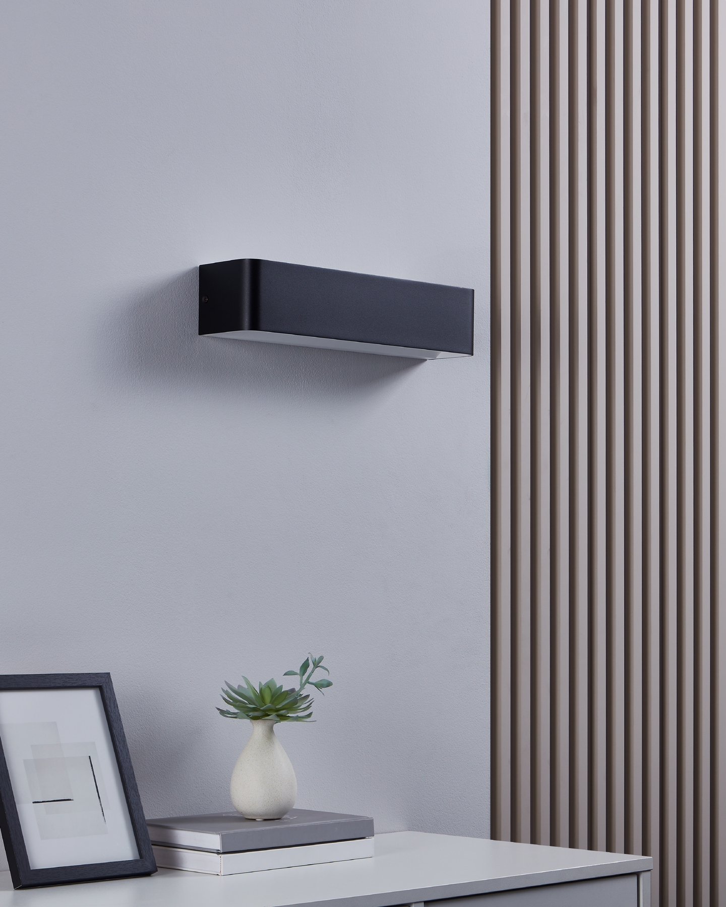 Seinävalaisin EGLO Sania 4 led 12W 36,5cm musta/valkoinen