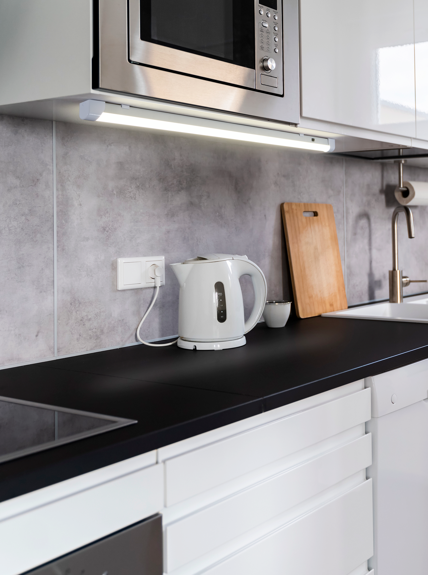 Työpistevalaisin EGLO EXPERT Mattanza 20W led 1200x30mm valkoinen