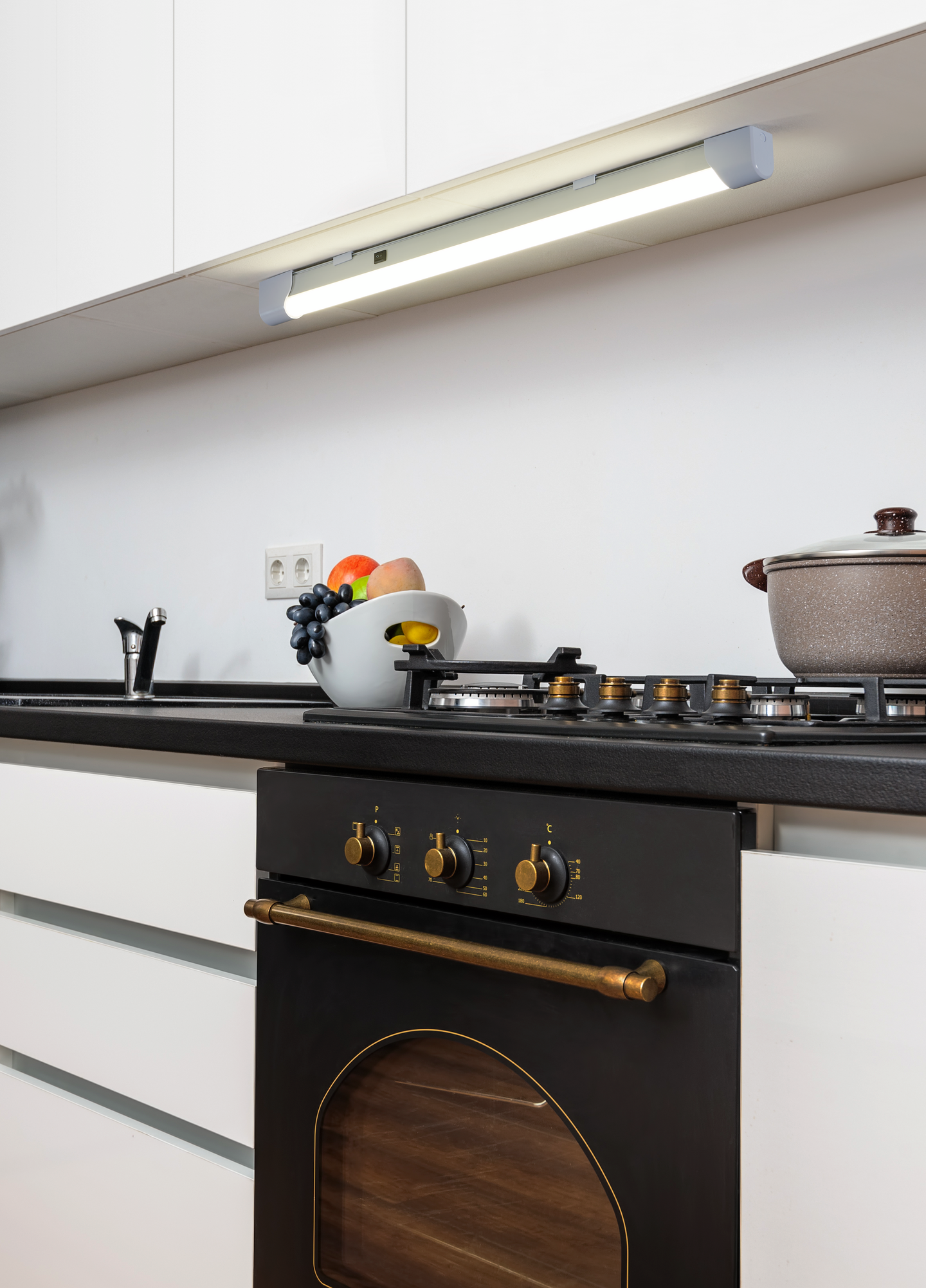 Työpistevalaisin EGLO EXPERT Mattanza 10W led 600x30mm valkoinen