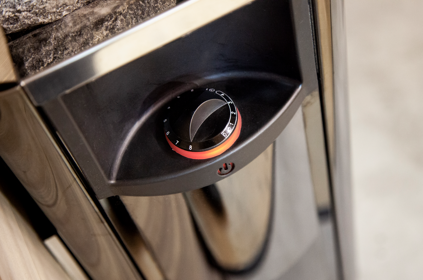 THE WALL SW45E BLACK STEEL 4,5 3–6 M³