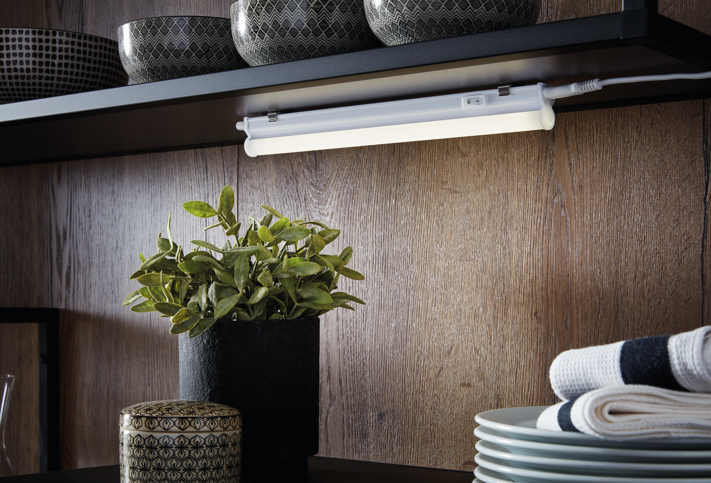 Yleisvalaisin EGLO Dundry 31 cm 3,7W LED katkaisijalla